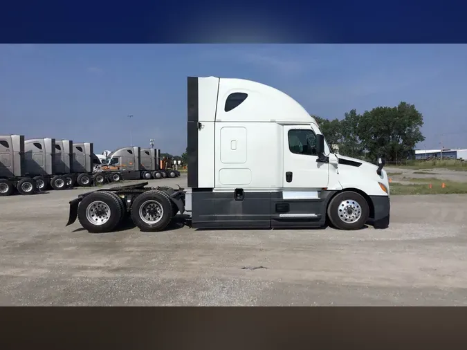 2021 Freightliner Cascadia 126