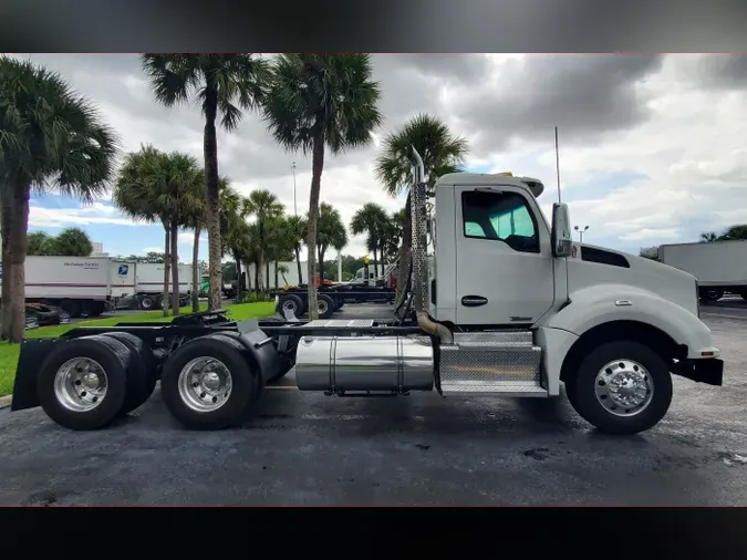 2015 Kenworth T880