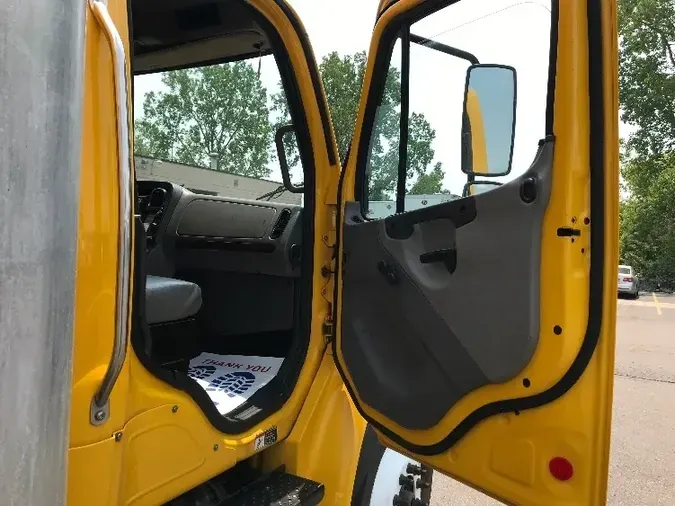 2018 Freightliner M2