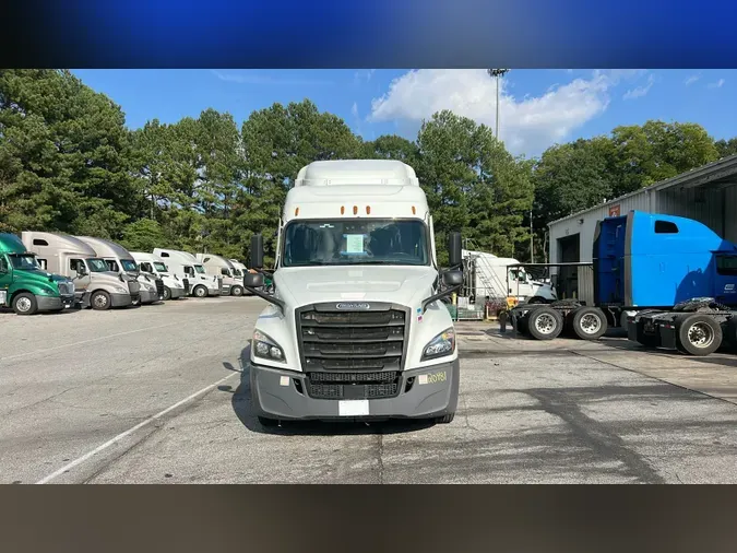 2021 Freightliner Cascadia 126