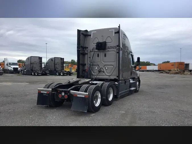 2022 Freightliner Cascadia 126