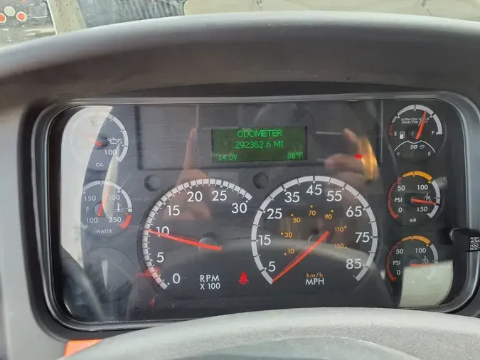 2018 FREIGHTLINER/MERCEDES M2 106