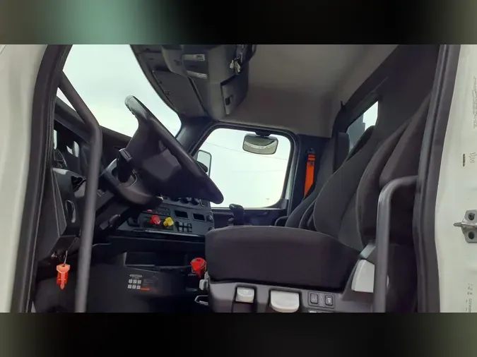2024 FREIGHTLINER/MERCEDES NEW CASCADIA PX12664