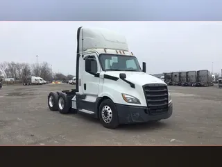 2020 Freightliner Cascadia 126