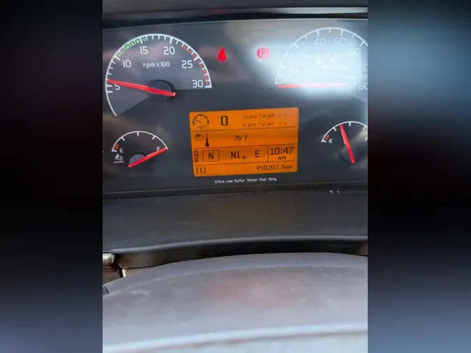 2018 VOLVO VNL64TRACTOR