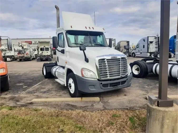 2016 Freightliner CASCADIA 125