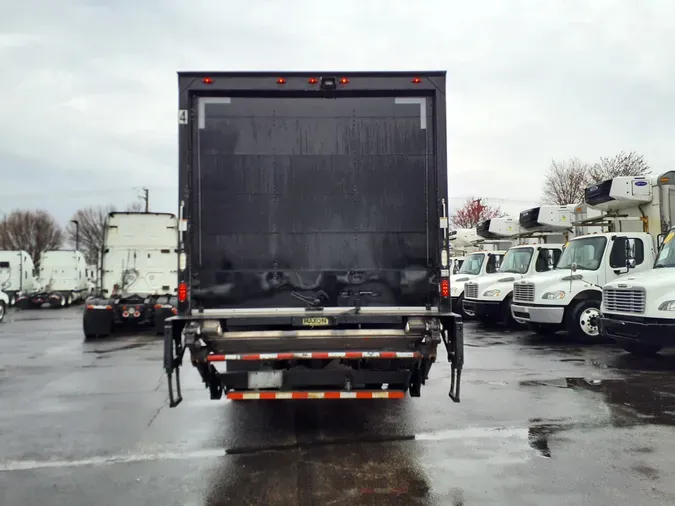 2016 FREIGHTLINER/MERCEDES M2 106