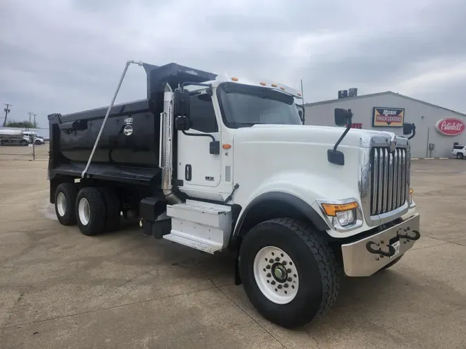 2019 International HX520