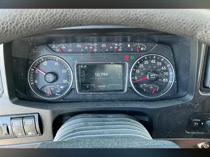 2022 INT LT625 6x4