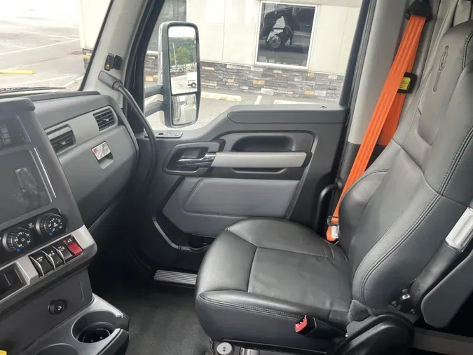 2022 Kenworth T880