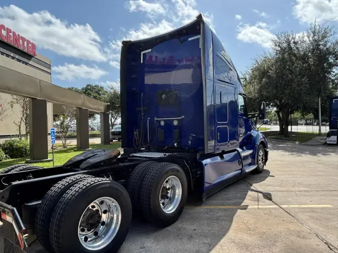 2022 Kenworth T680