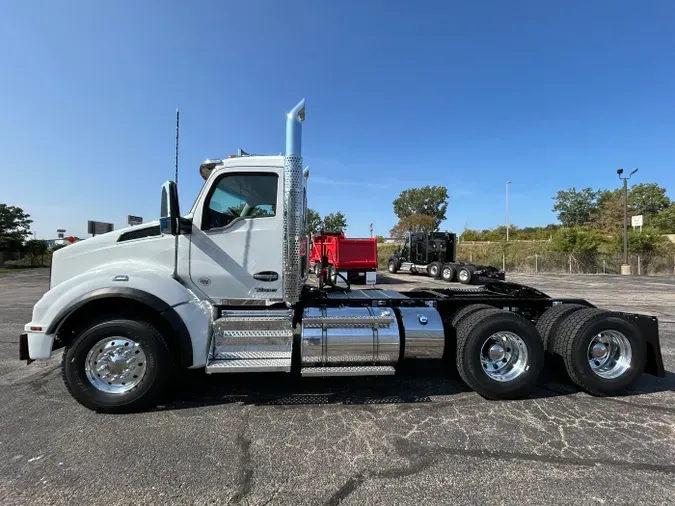 2026 Kenworth T880658b3e40e952f0ebc332092a9582add0
