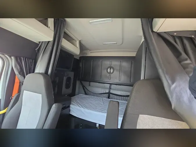2022 Freightliner Cascadia 126