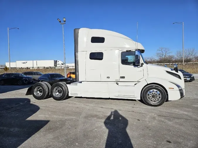 2020 VOLVO VNL64T760