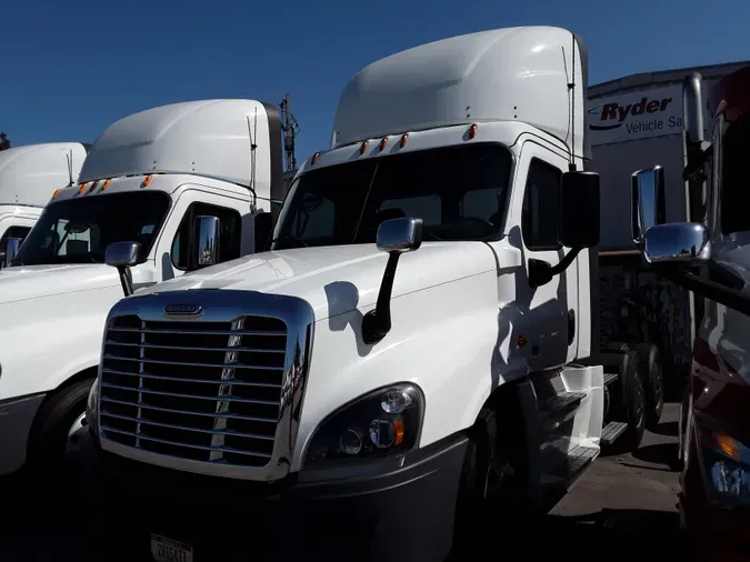 2019 FREIGHTLINER/MERCEDES CASCADIA 125