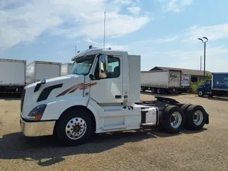 2017 VOLVO VNL64TRACTOR