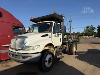 2012 INTERNATIONAL DURASTAR 4400