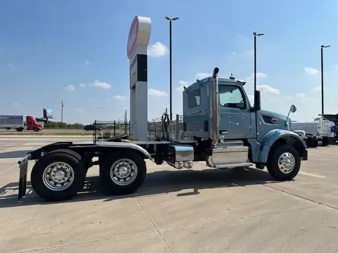 2022 Peterbilt 567