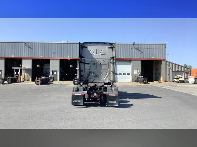 2024 Freightliner Cascadia 126