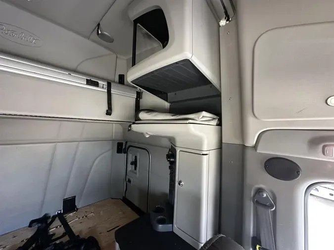 2022 Peterbilt 579