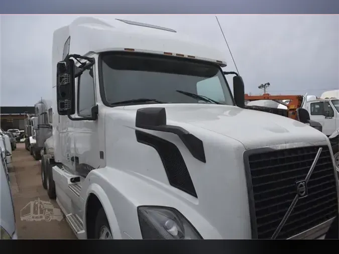 2013 VOLVO VNL64T670