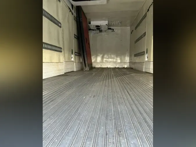 2020 FREIGHTLINER/MERCEDES M2 106