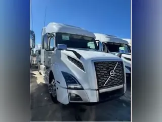 2020 Volvo VNL64T860