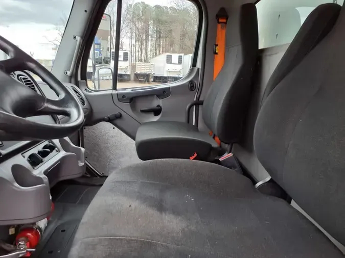 2019 FREIGHTLINER/MERCEDES M2 106