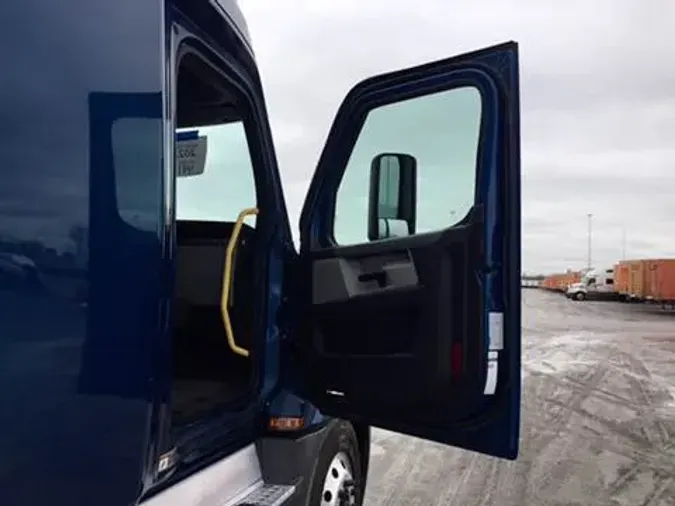 2022 Freightliner Cascadia