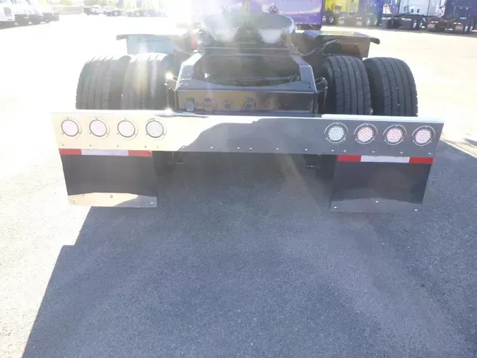 2021 Peterbilt 389