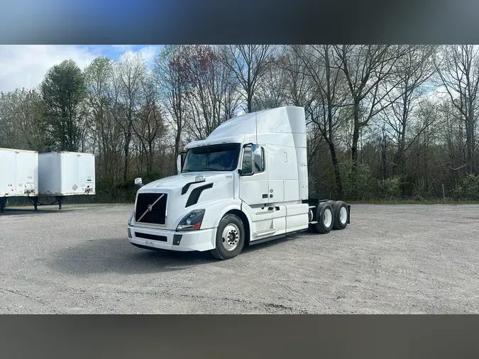 2016 Volvo VNL 740