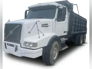 2005 Volvo VHD