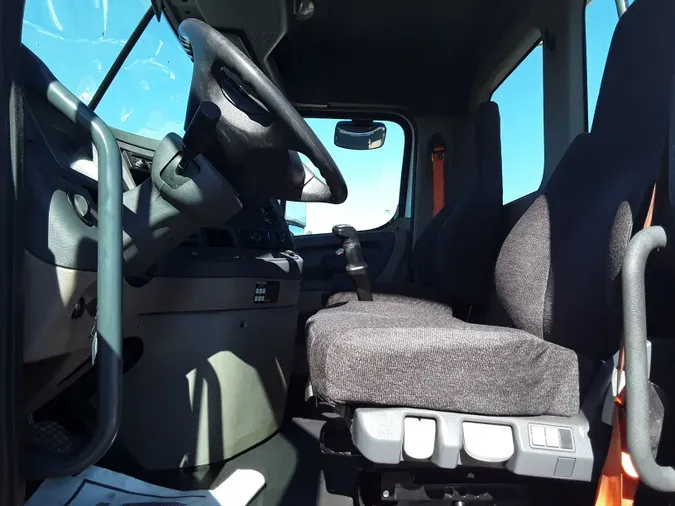 2017 FREIGHTLINER/MERCEDES CASCADIA 113