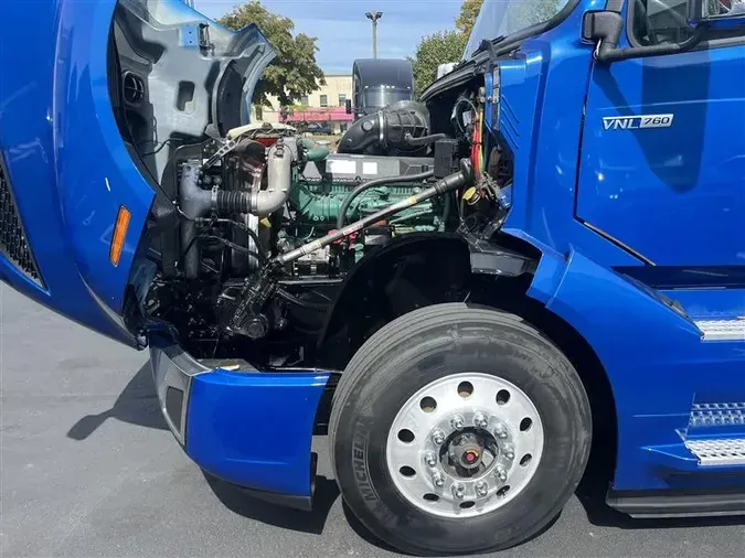 2019 VOLVO VNL760