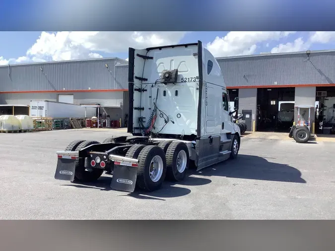 2022 Freightliner Cascadia 126