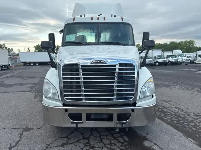 2019 FREIGHTLINER/MERCEDES CASCADIA 125