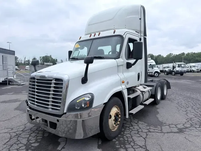 2020 FREIGHTLINER/MERCEDES CASCADIA 12565ad29e72c3289280a948addf4b99604
