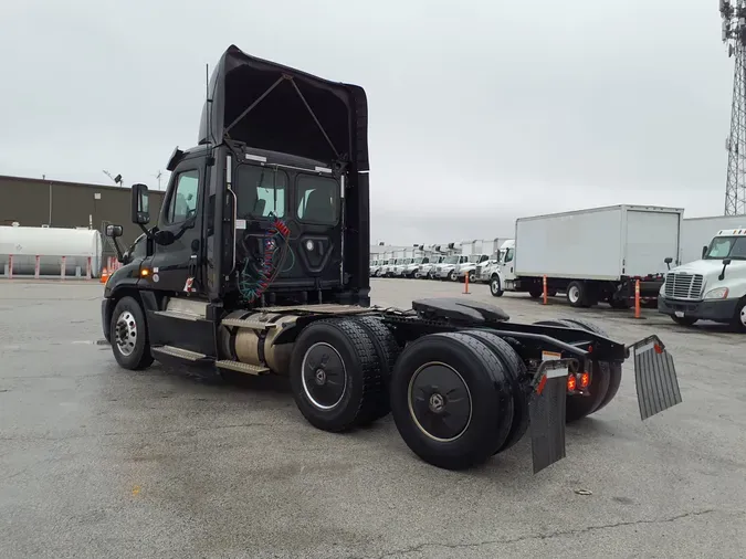 2019 FREIGHTLINER/MERCEDES CASCADIA 125