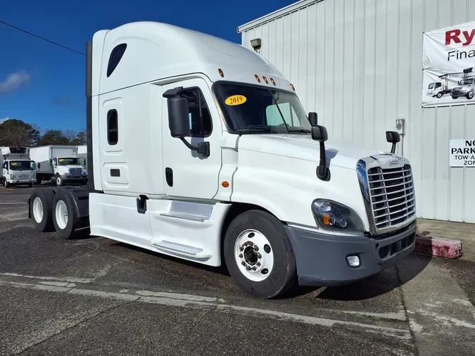 2019 FREIGHTLINER/MERCEDES CASCADIA 125