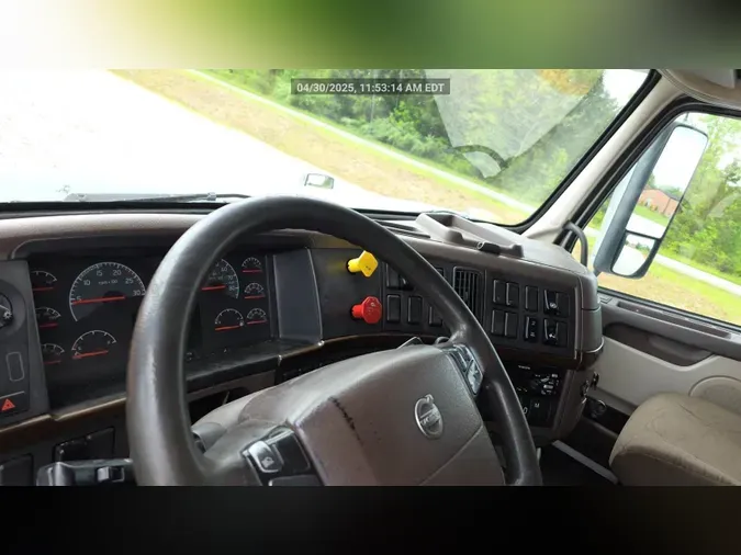 2018 Volvo VNL 740