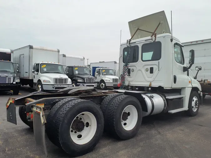 2016 FREIGHTLINER/MERCEDES CASCADIA 125