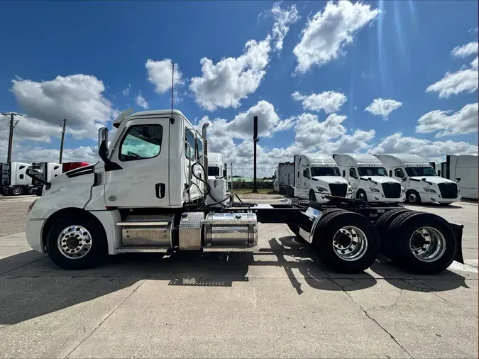 2024 Freightliner Cascadia 126