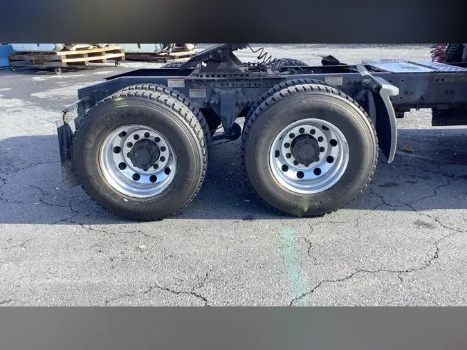 2021 Freightliner Cascadia 12665b89373adae5b4979af73600edb1062