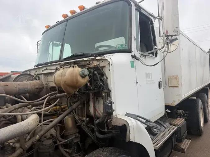 1998 VOLVO WG64T65bb9d266b0d1a023fed46a193b835c2