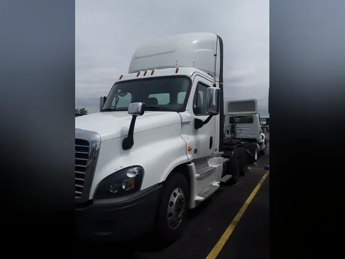 2020 FREIGHTLINER/MERCEDES CASCADIA 125