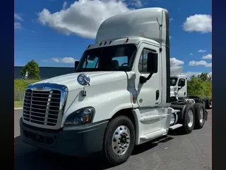 2019 FREIGHTLINER/MERCEDES CASCADIA 125