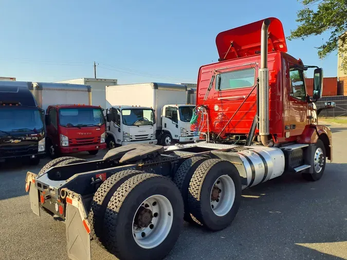 2017 VOLVO VNL64TRACTOR