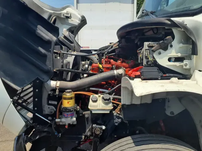 2016 FREIGHTLINER M2 106
