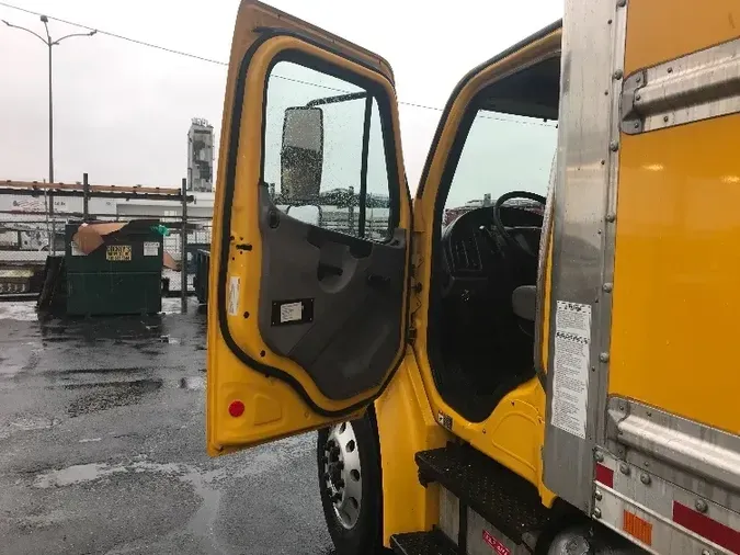 2018 Freightliner M2