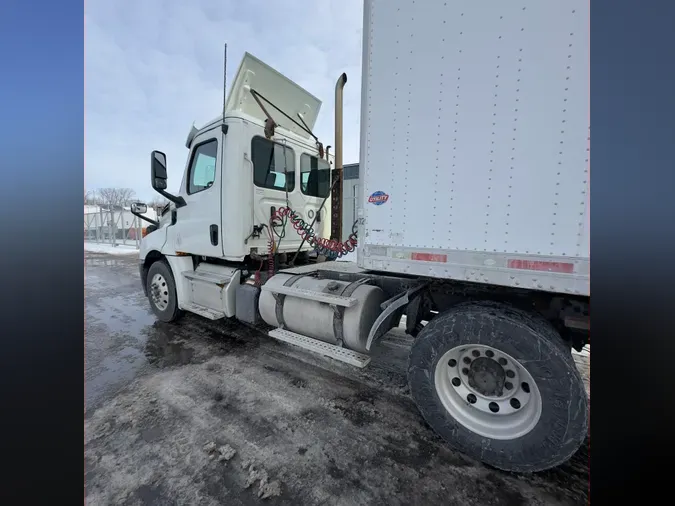 2019 FREIGHTLINER/MERCEDES NEW CASCADIA 126